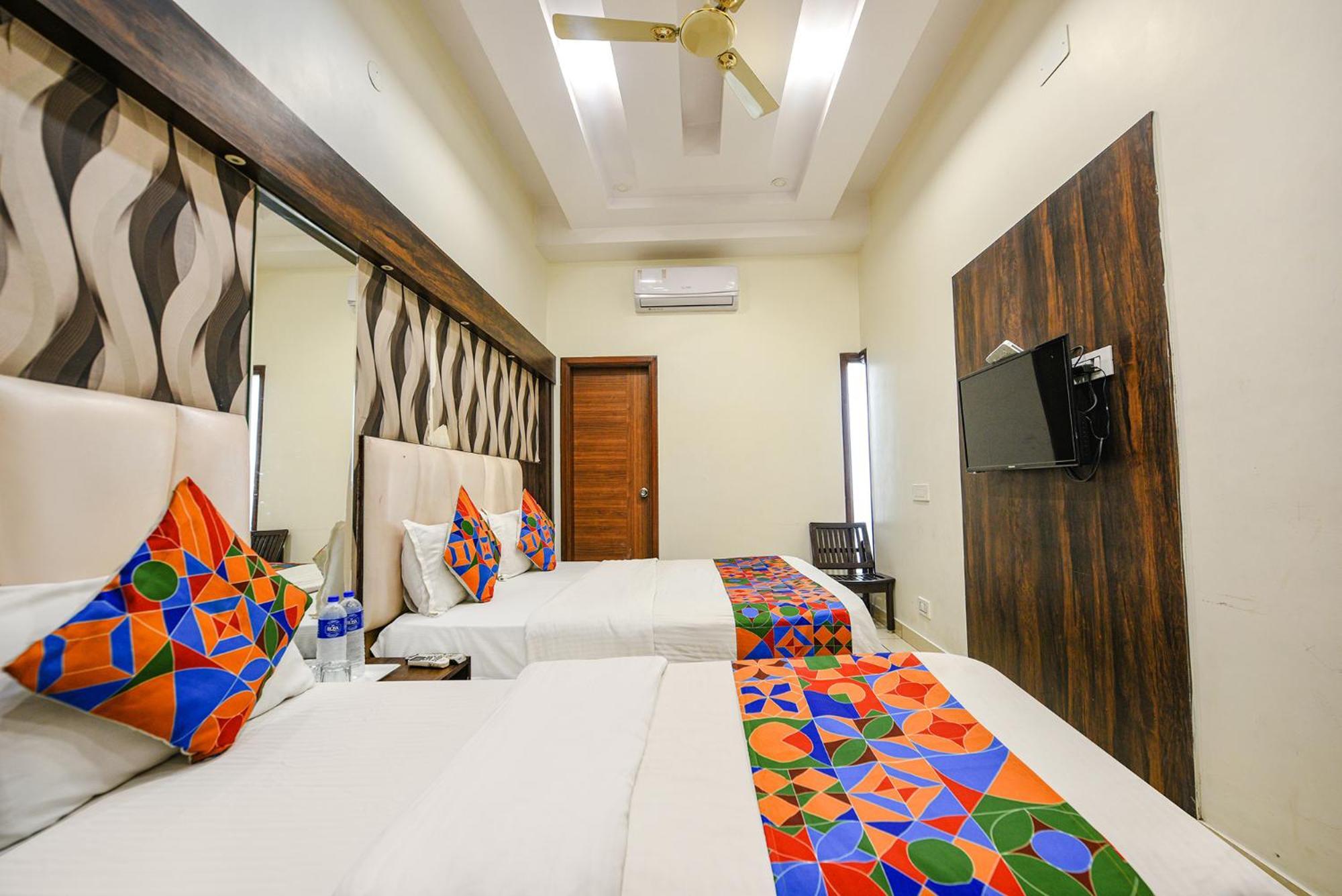 Fabhotel Savera Park Амрітсар Екстер'єр фото